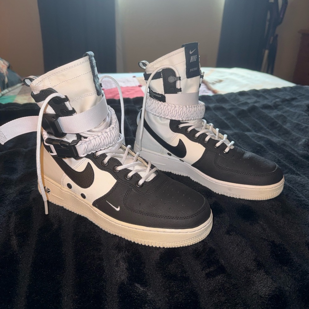Nike Black and White High-Top Shoes